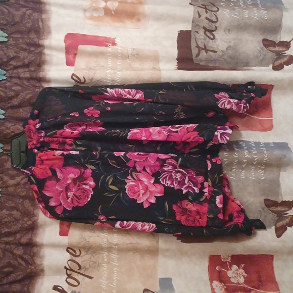 EUC Floral Print Blouse - Picture 2 of 4